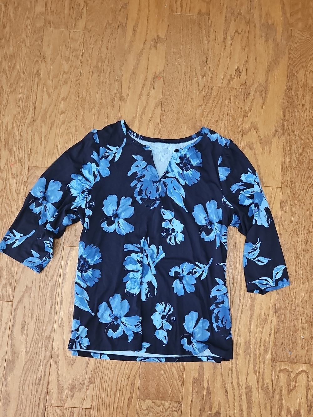 Lane Bryant Blue Floral Split Neck 3/4 Sleeve Knit Top Blouse Size 18/20